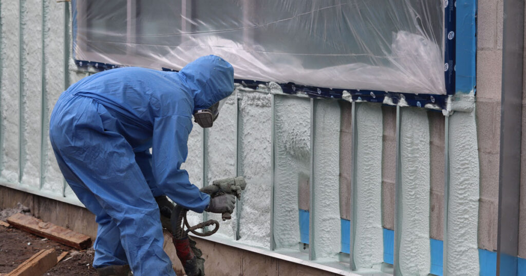 How to Insulate a Metal Building