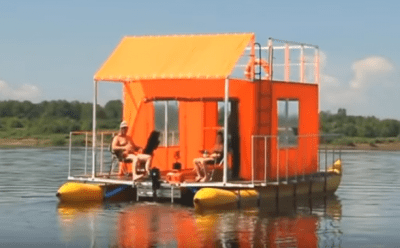 Mobile house on the water