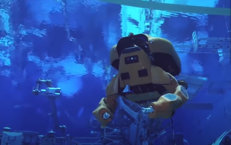 AQUANAUT- carrying out jobs beneath the water independently
