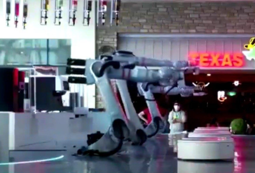 Cafe in Dubai Runned by Ai robots