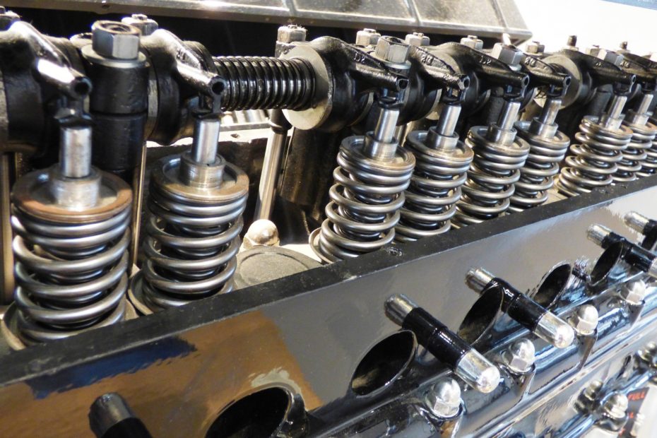 SIGNS OF DAMAGED TOP GASKET IN THE DIESEL ENGINES, THEIR EFFECTS AND