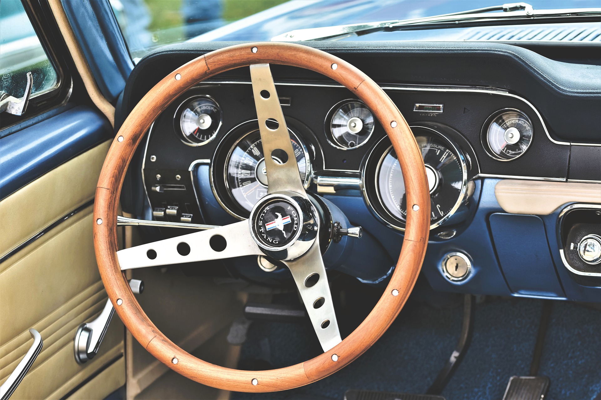 How RainSensing Car Wiper Works & Its Control Mechanism