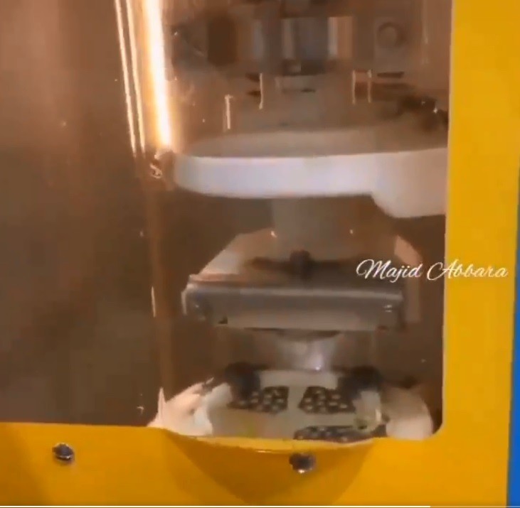 China made pineapple peeling machine