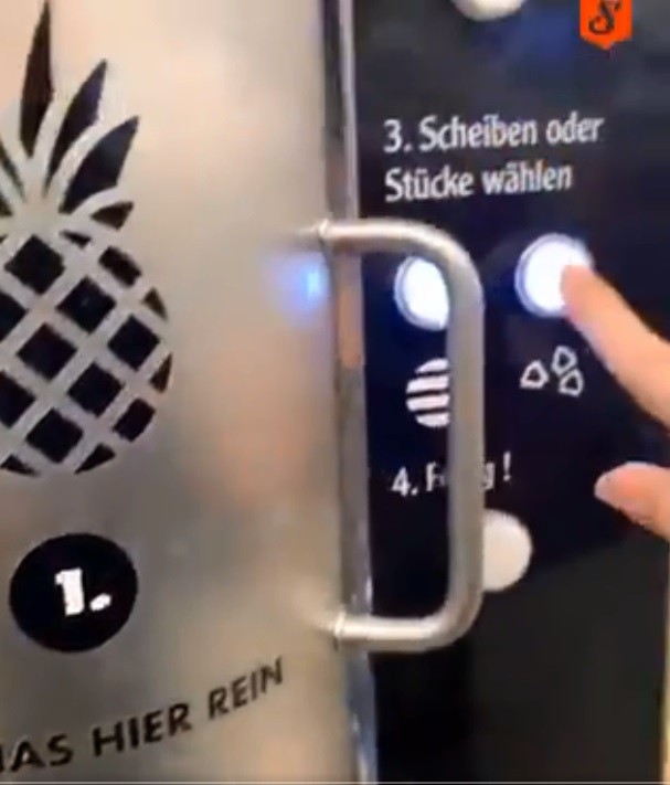 German Made Pineapple peeling Machine