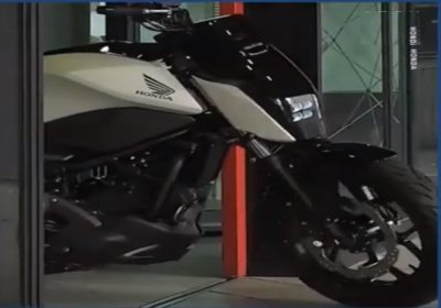Features of a Self-Driving(Driverless) Motorbike Made By HONDA
