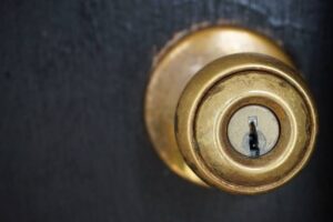 How to Easily Fix a Loose Door Knob: A Step-by-Step Guide