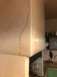 How to Repair Cracks in Walls Before Painting